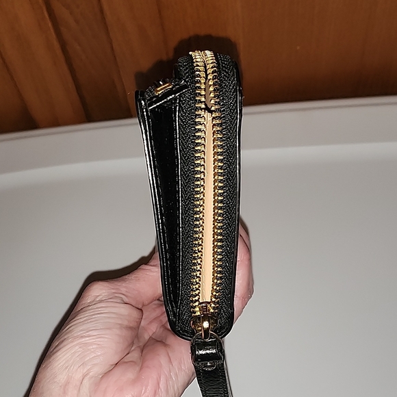 Kate Spade Black Wristlet - Picture 14 of 14